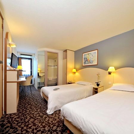 Kyriad Annecy Cran-Gevrier Bagian luar foto