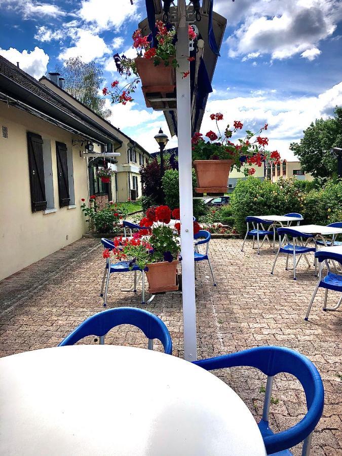 Kyriad Annecy Cran-Gevrier Bagian luar foto