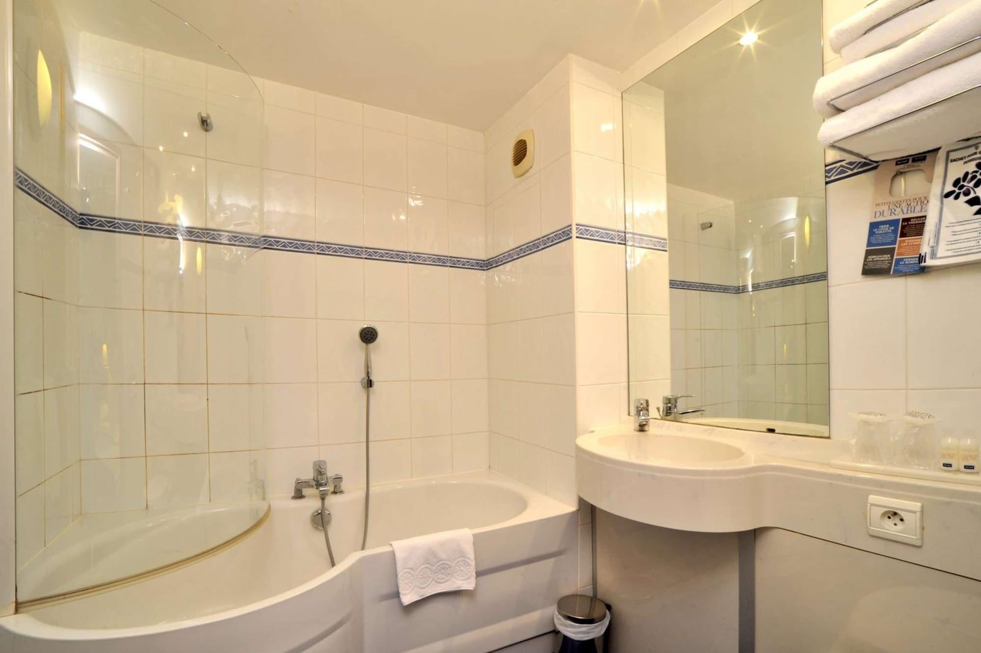 Kyriad Annecy Cran-Gevrier Bagian luar foto