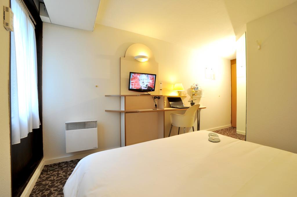 Kyriad Annecy Cran-Gevrier Bagian luar foto