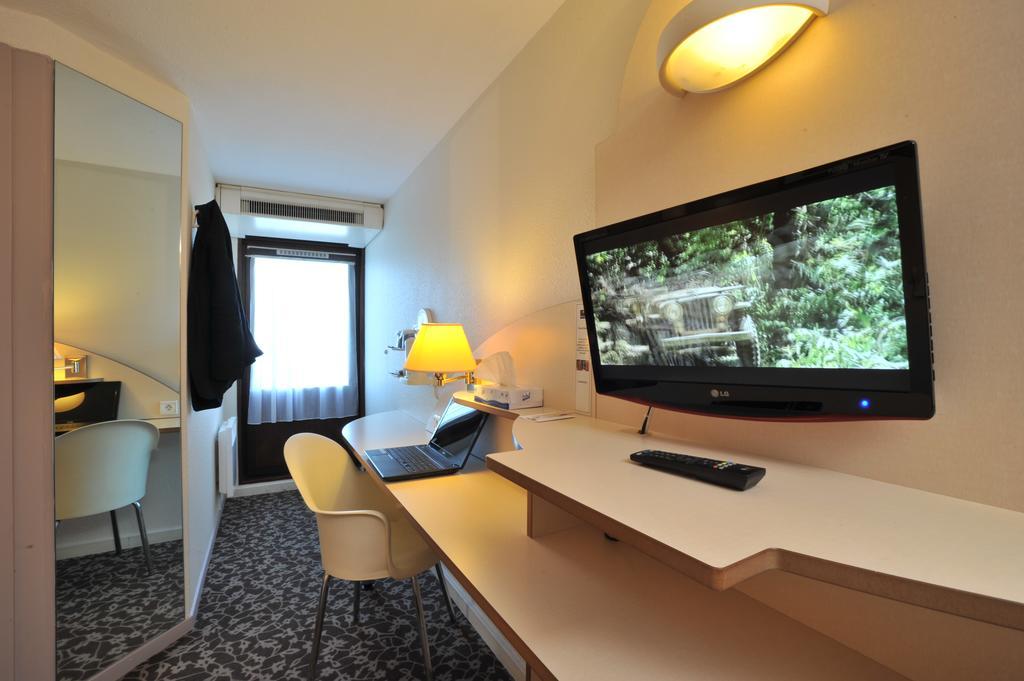 Kyriad Annecy Cran-Gevrier Bagian luar foto