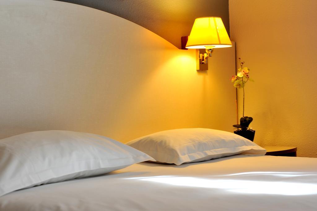 Kyriad Annecy Cran-Gevrier Bagian luar foto