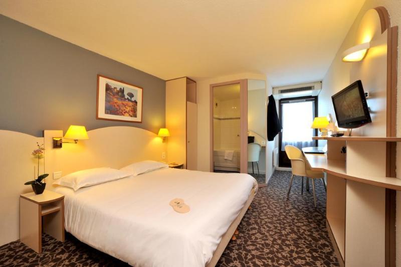 Kyriad Annecy Cran-Gevrier Bagian luar foto